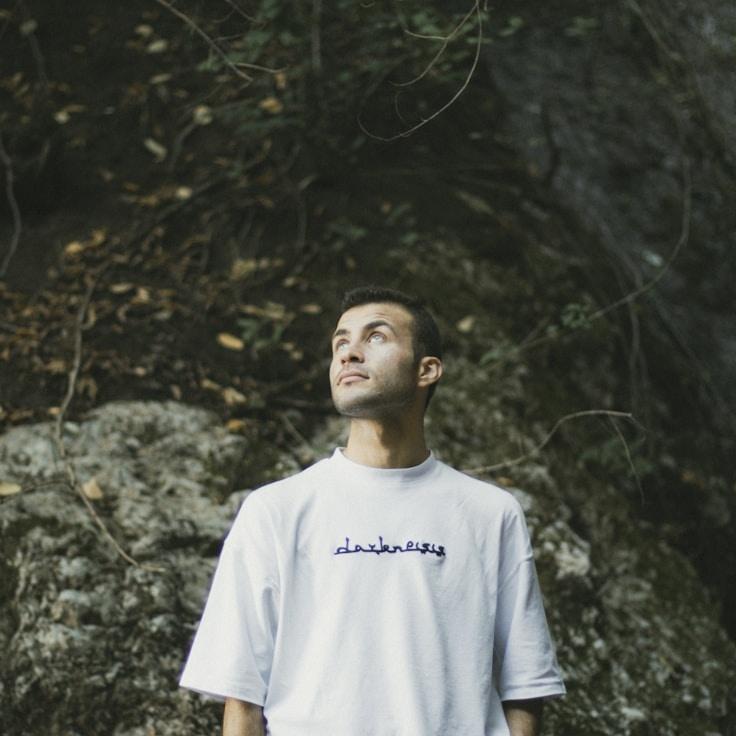 Portrait of Lina Zhou meditation instructor